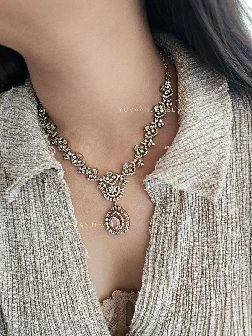 Nurvi Polki Necklace