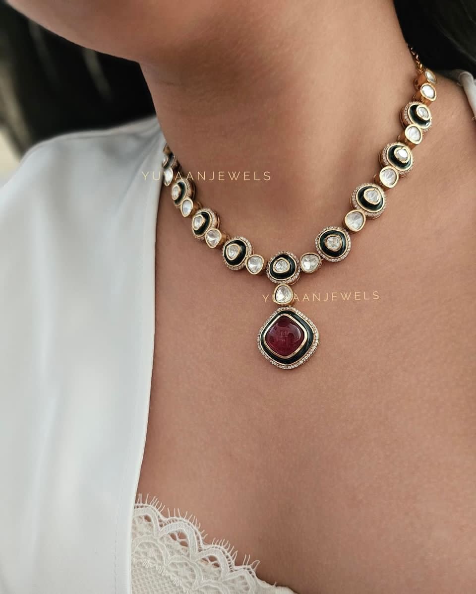 Nargis Quartz Necklace