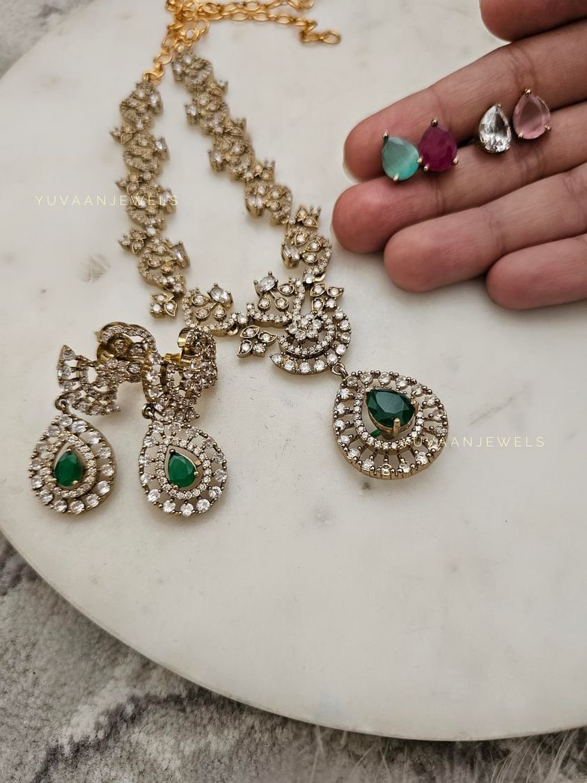Nurvi Polki Necklace