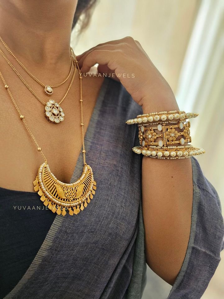 Aarvi twin chain