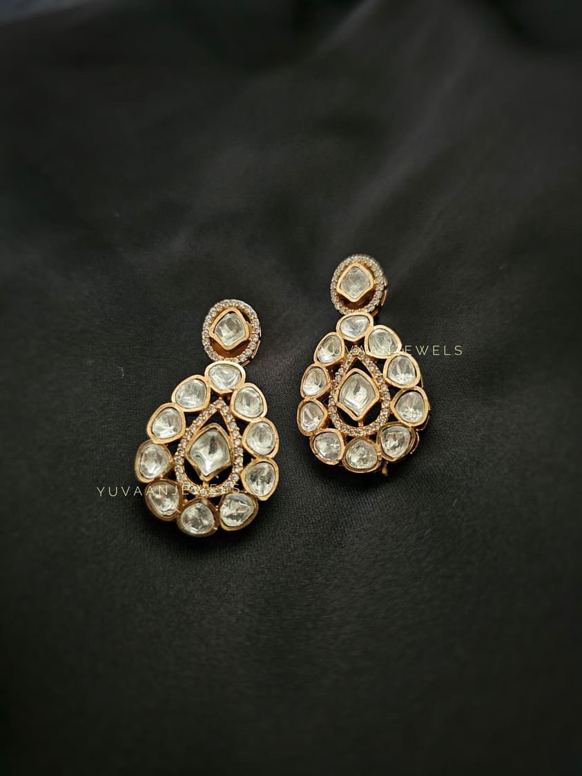 Aarvi twin chain