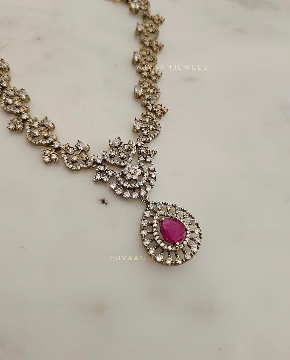 Nurvi Polki Necklace