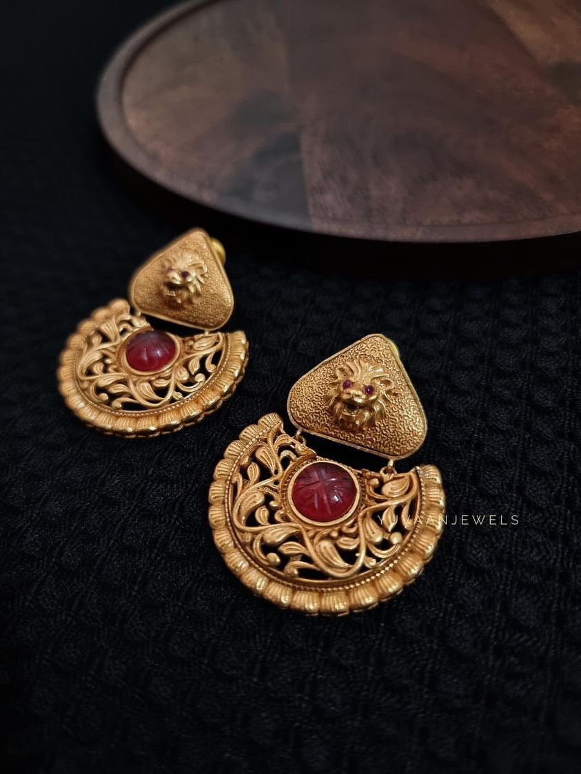 Nisaar Handcrafted Hasli