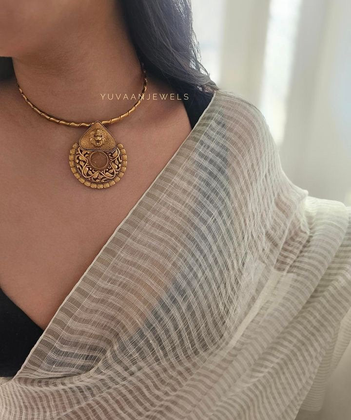 Nisaar Handcrafted Hasli