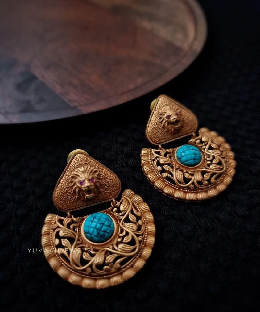 Nisaar Handcrafted Necklace