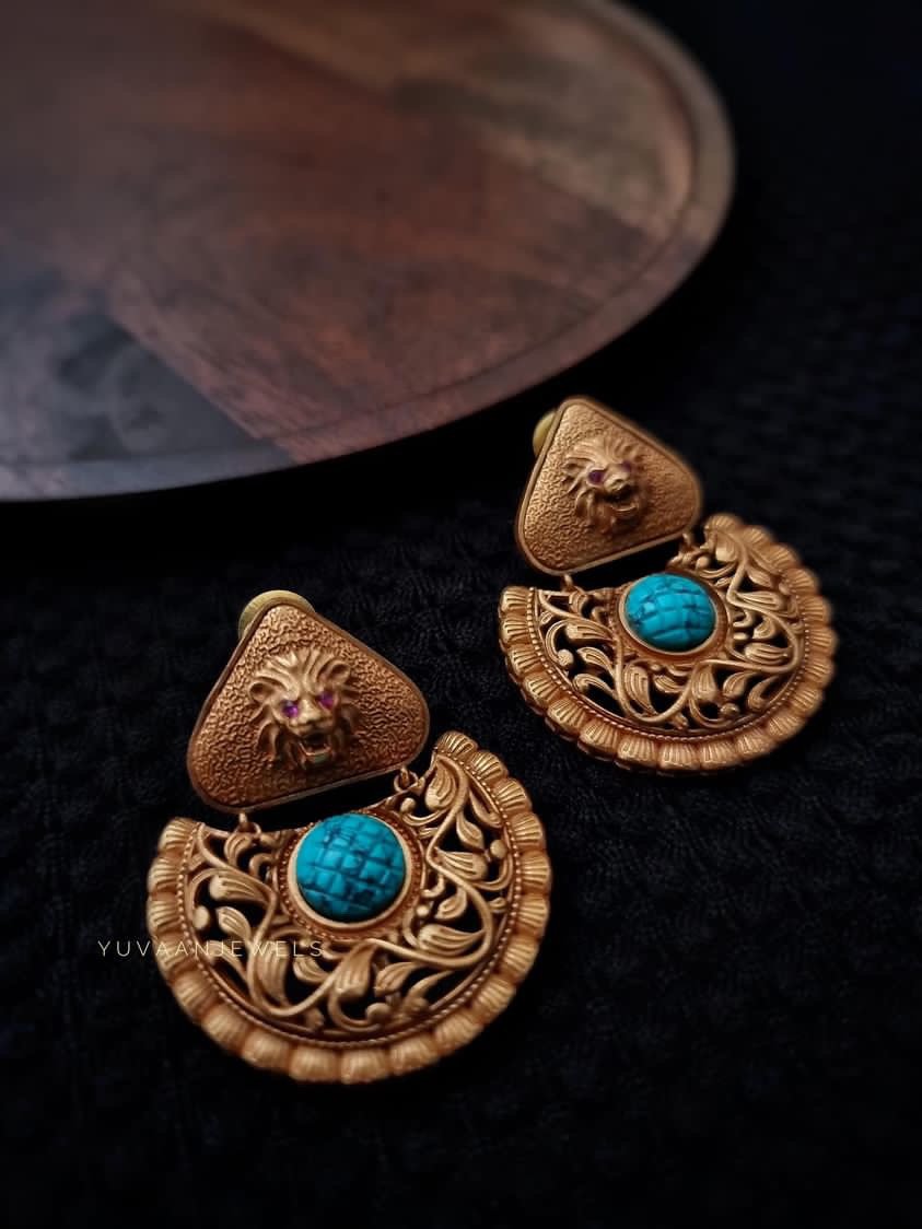Nisaar Handcrafted Necklace