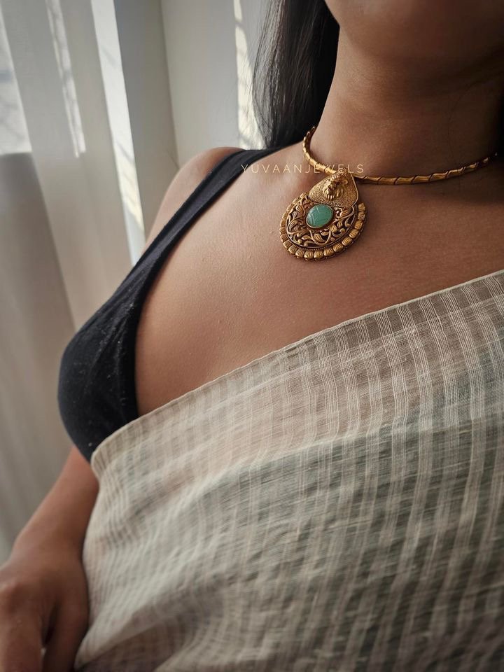 Nisaar Handcrafted Hasli