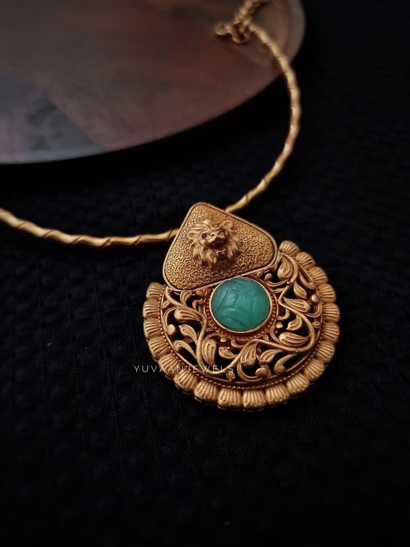 Nisaar Handcrafted Hasli