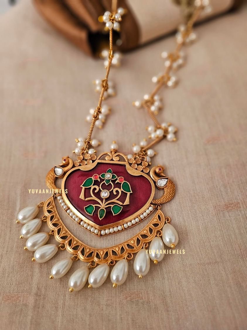 Ruslaan Handcrafted necklace