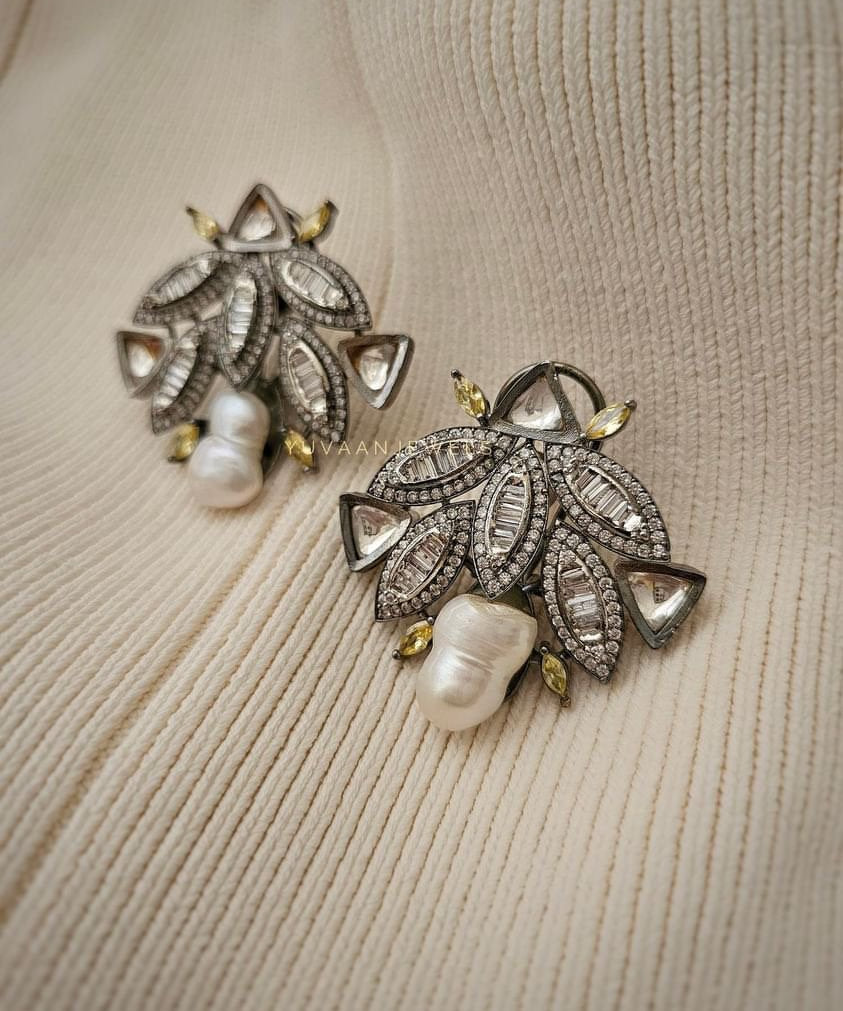 Nuri Baroque Studs