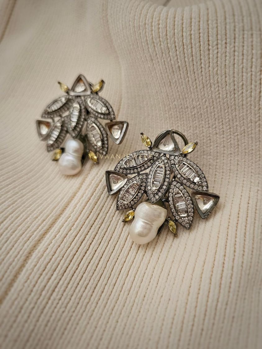 Nuri Baroque Studs