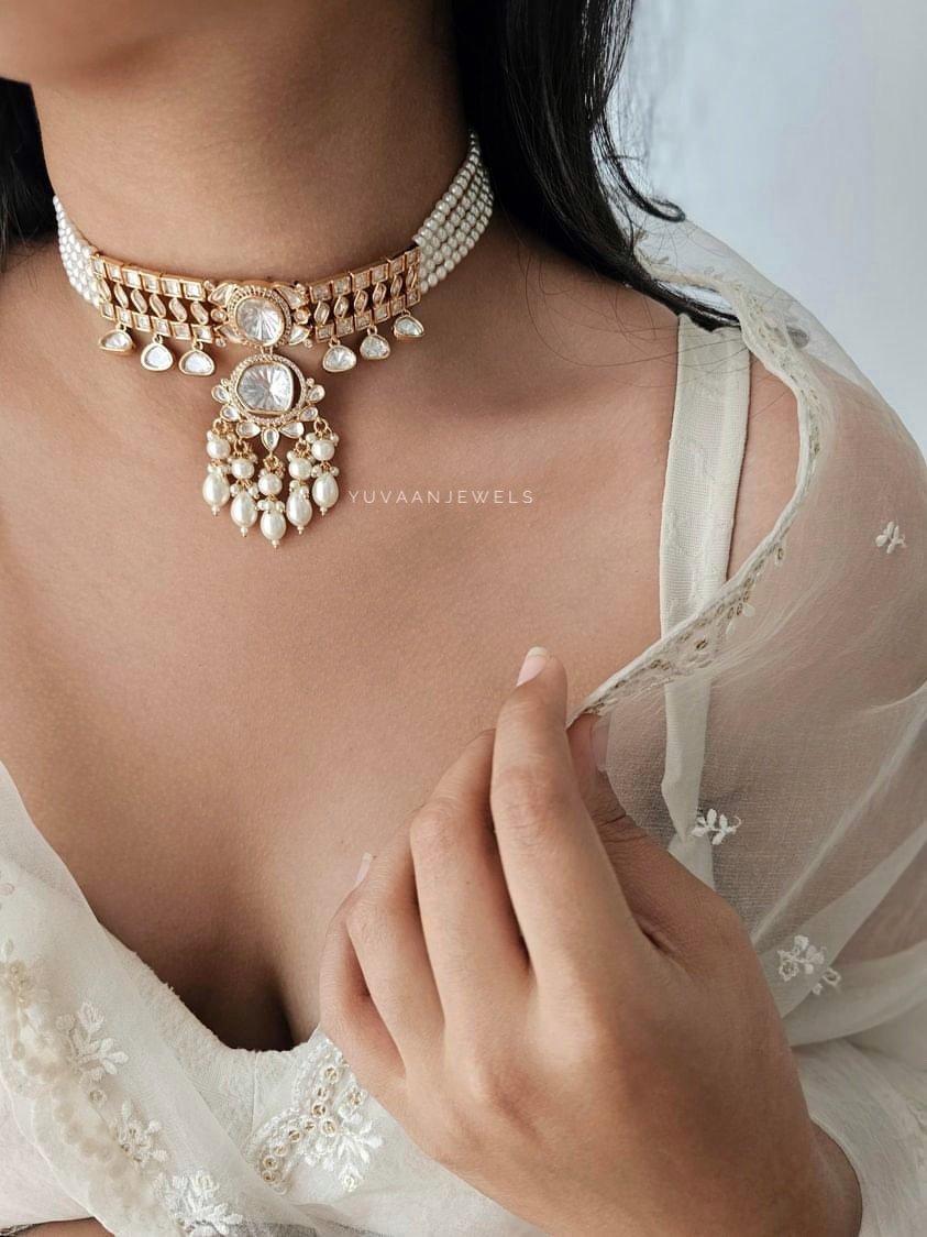 Amelia Zadau Pearl Choker