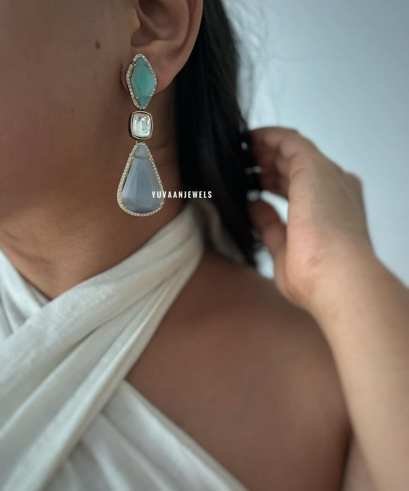 Aaru antique Quartz earrings