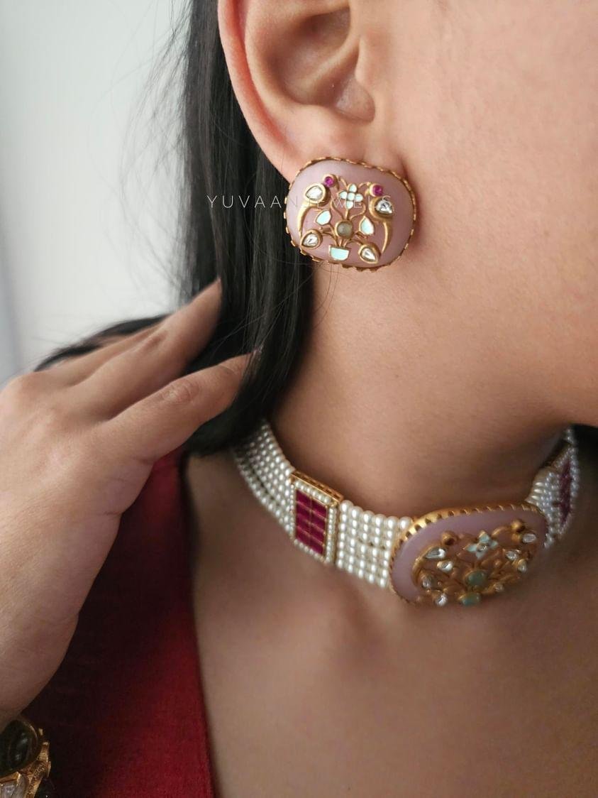 Chaitali pearl and quartz choker