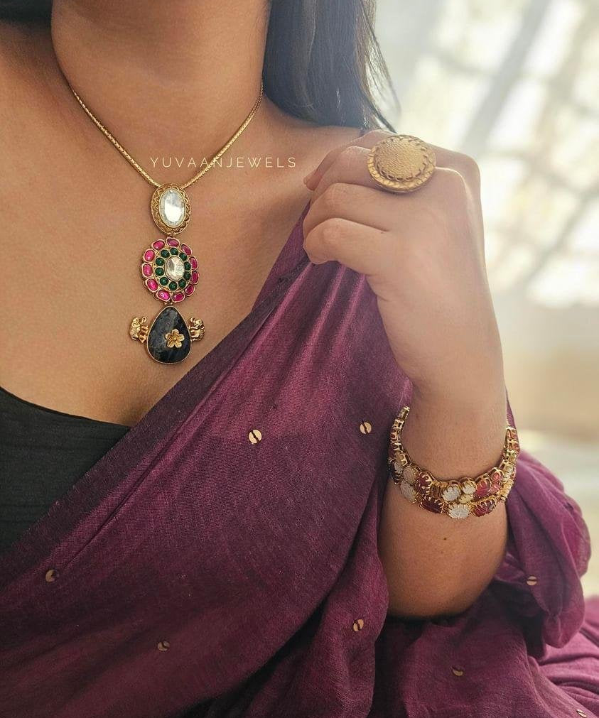 Zahira handcrafted necklace
