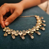 Elara – mother of pearl Necklace