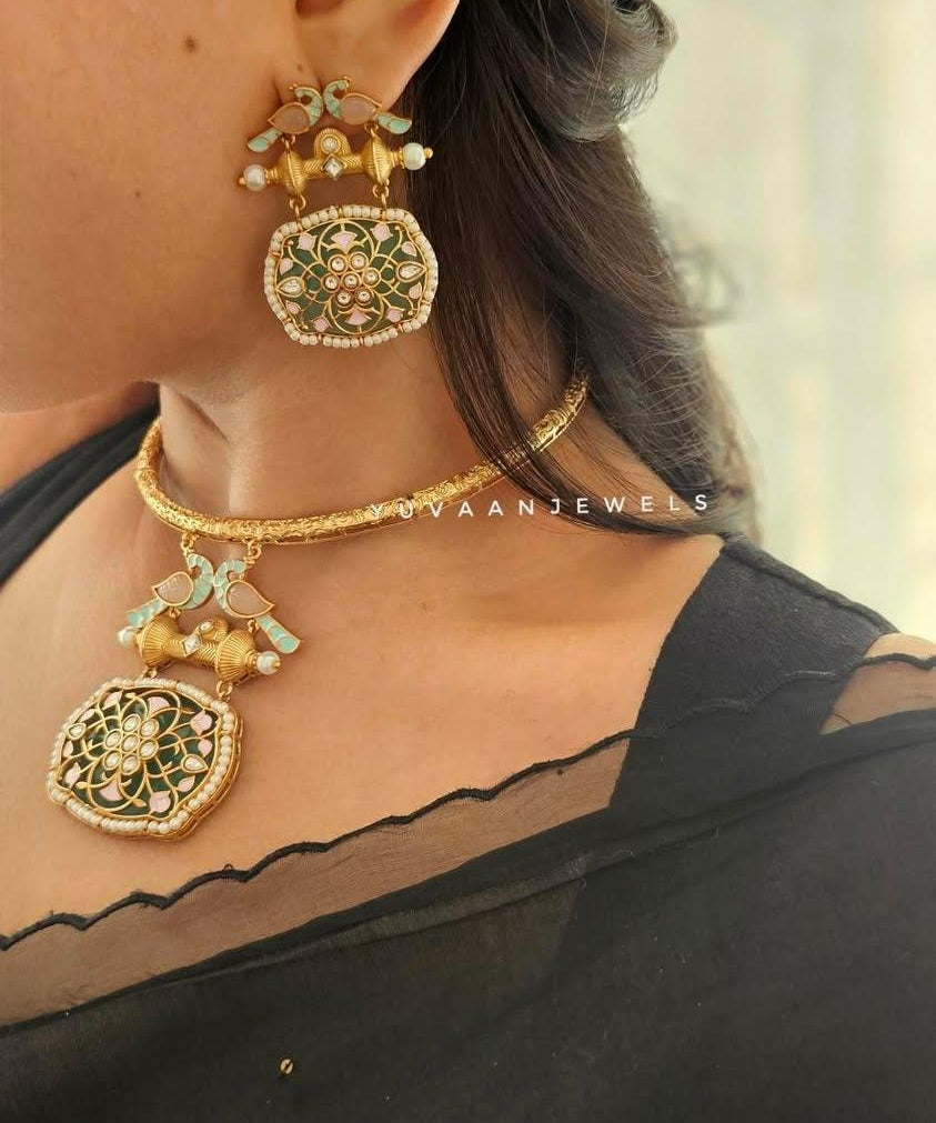 Ridhha hasli necklace