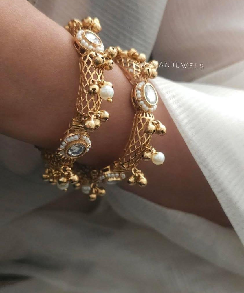 Jhool filigree bangle