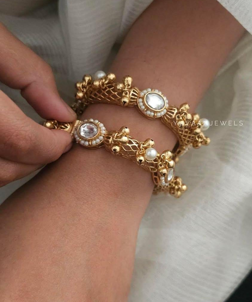 Jhool filigree bangle