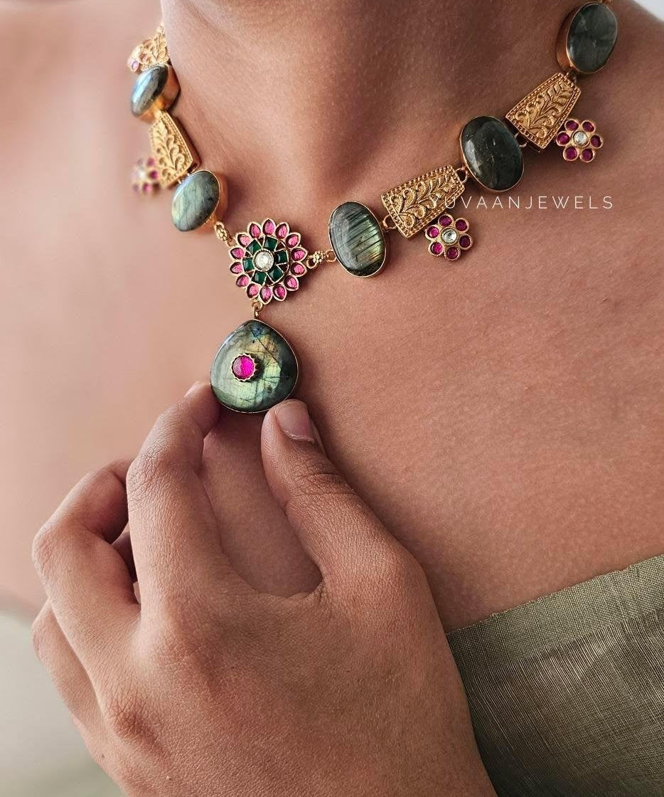 Navodya handcrafted necklace