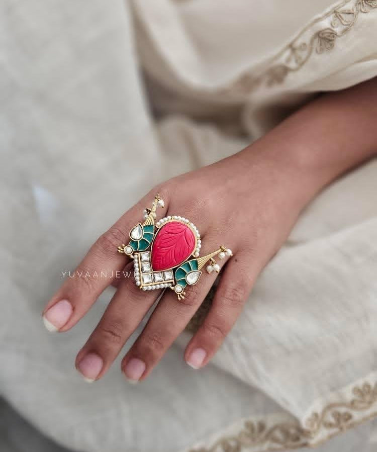 Pihu Handcarved ring