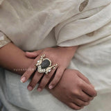 Pihu Handcarved ring