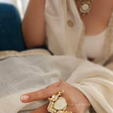 Pihu Handcarved ring