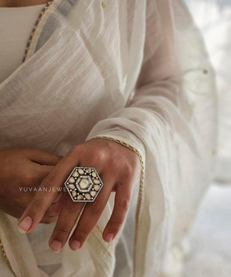 Patanjal floral ring