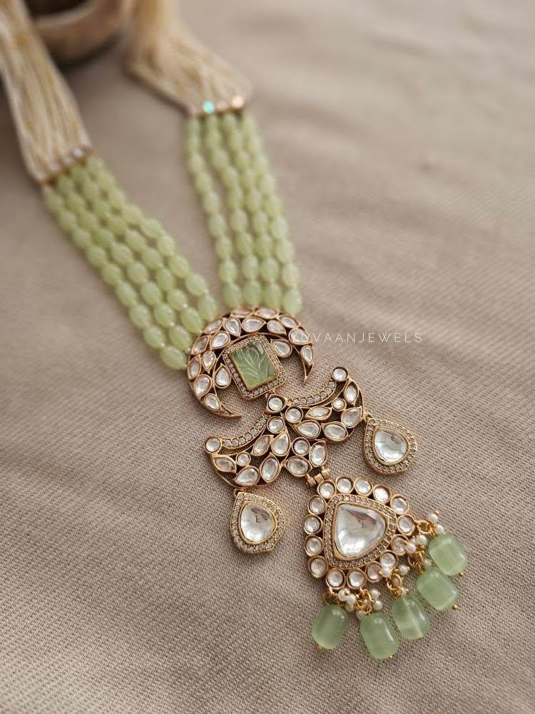 Jazbaat handcrafted stone necklace