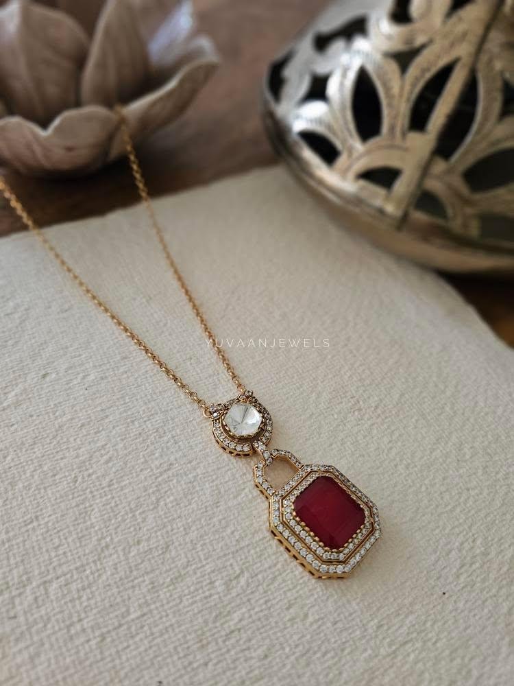 Sahil quartz necklace