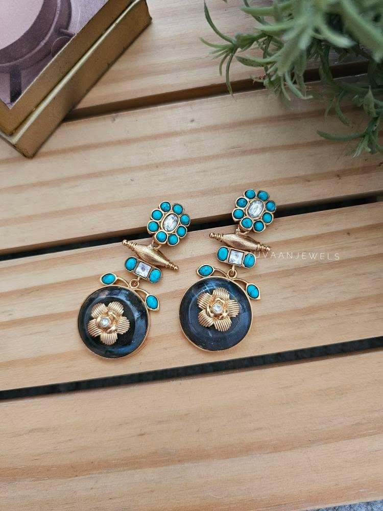 Joy quartz and polki earrings
