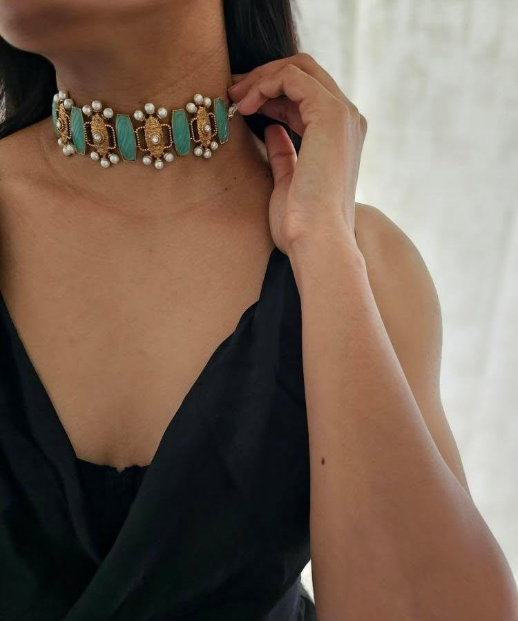 Naghma handcrafted choker