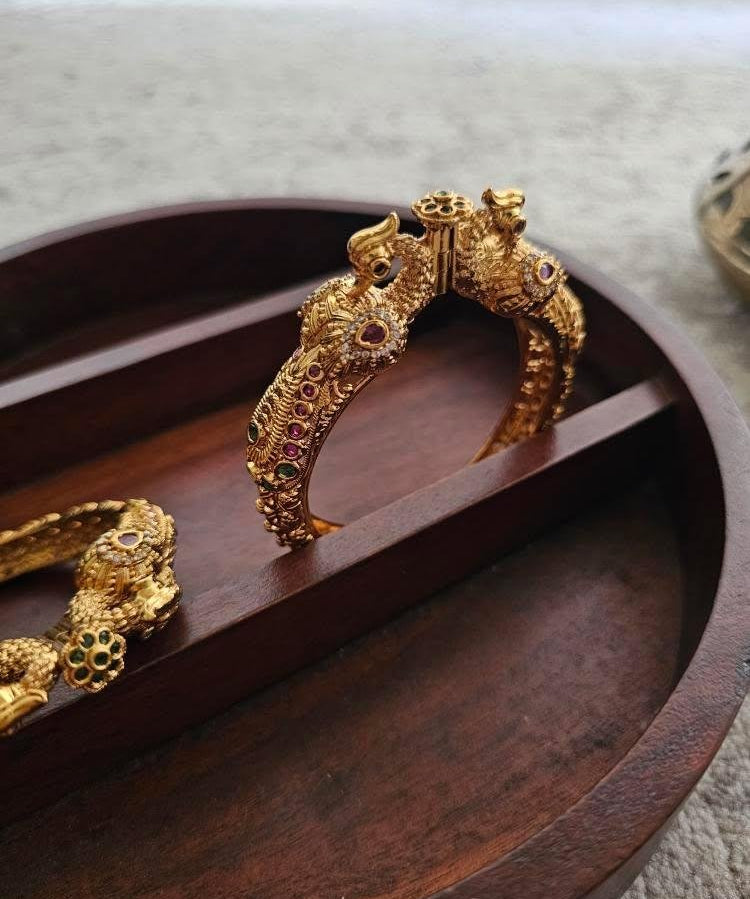 Mor handcrafted bangles