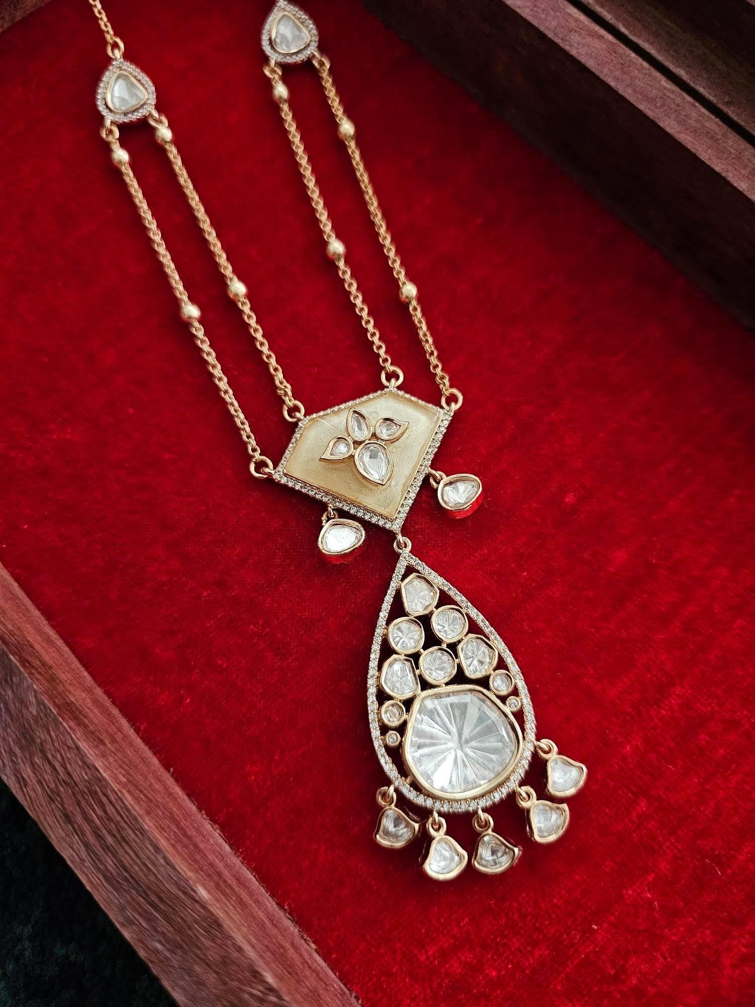Heeth delicate long necklace