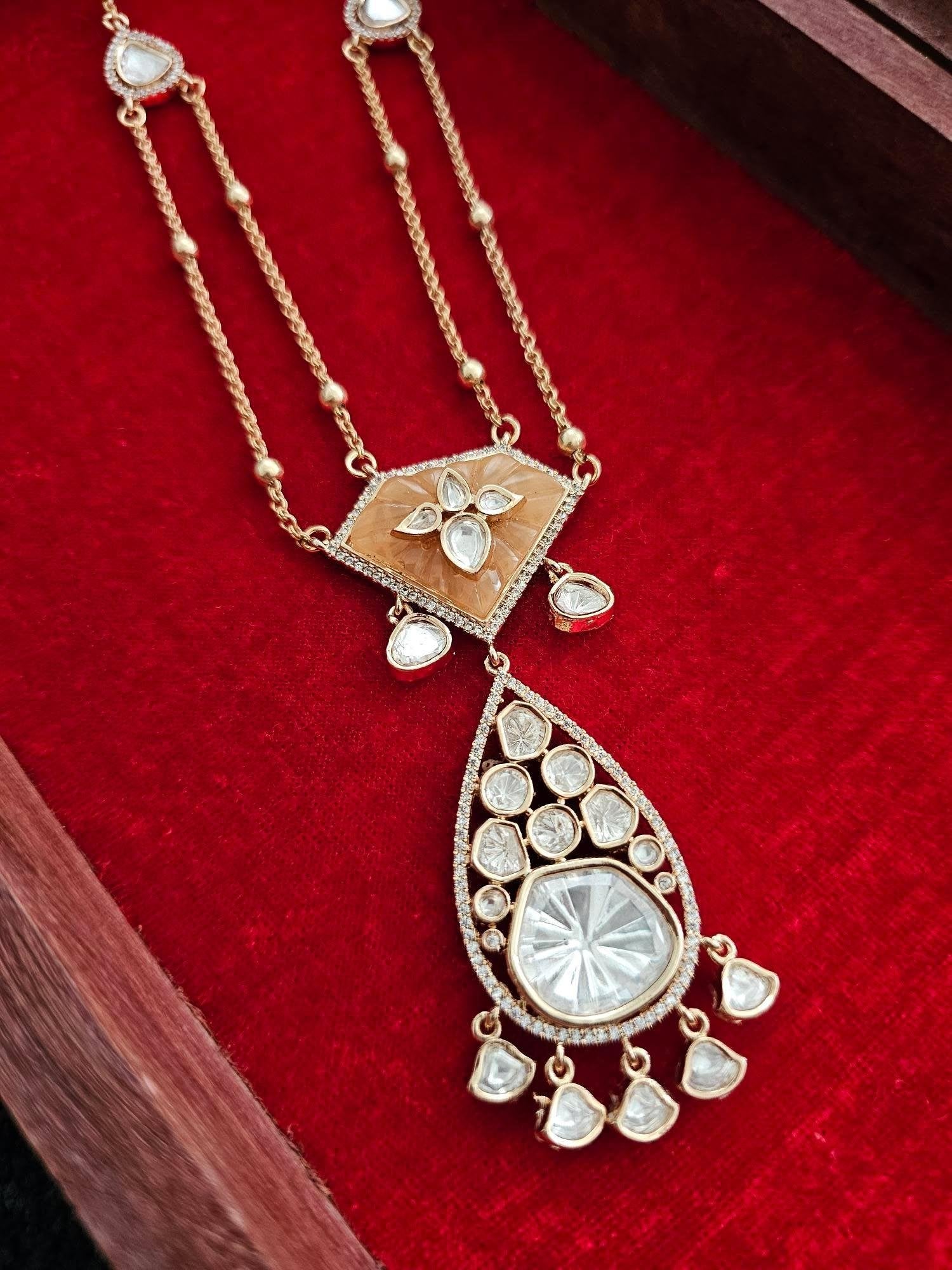 Heeth delicate long necklace