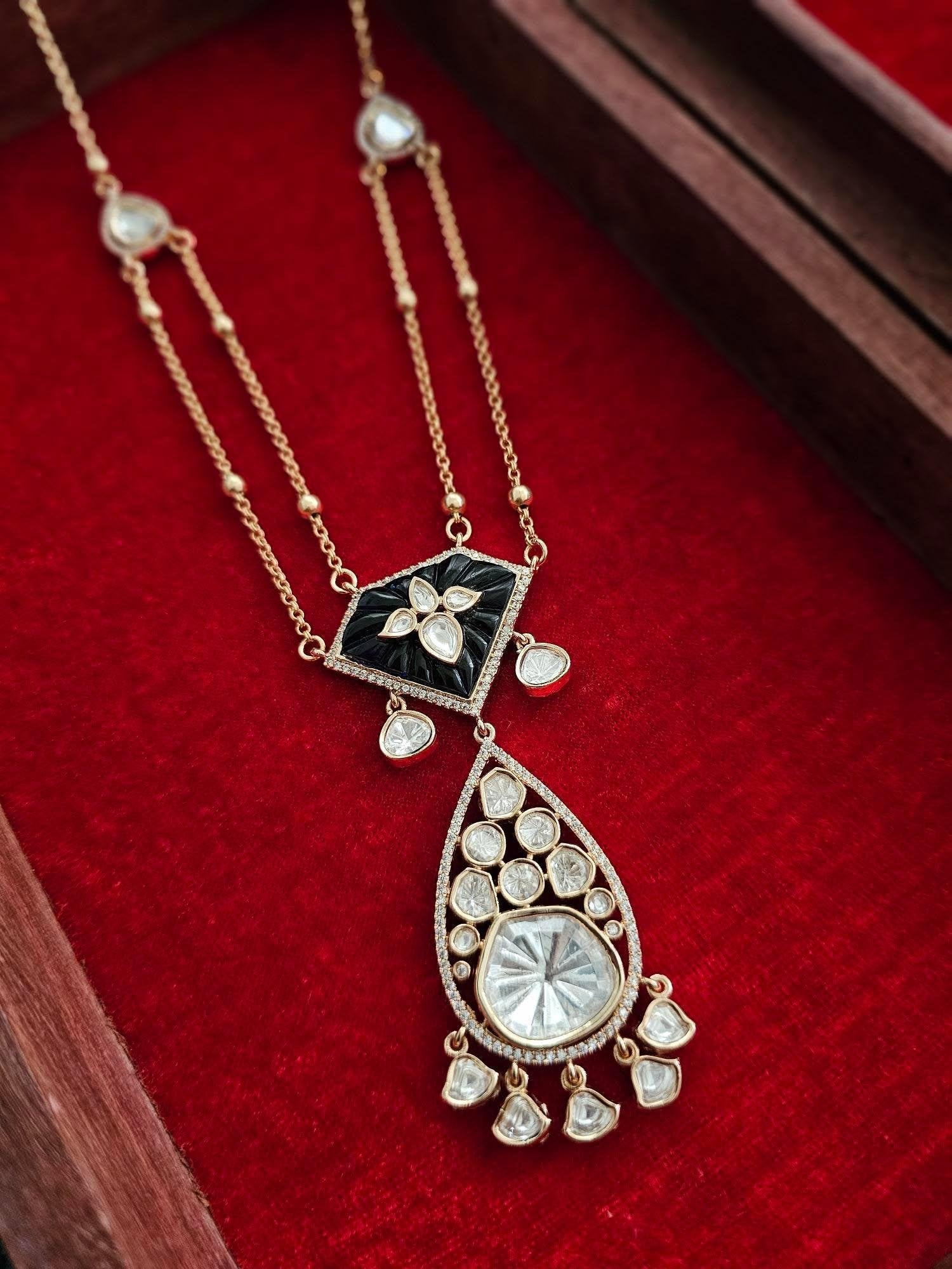 Heeth delicate long necklace