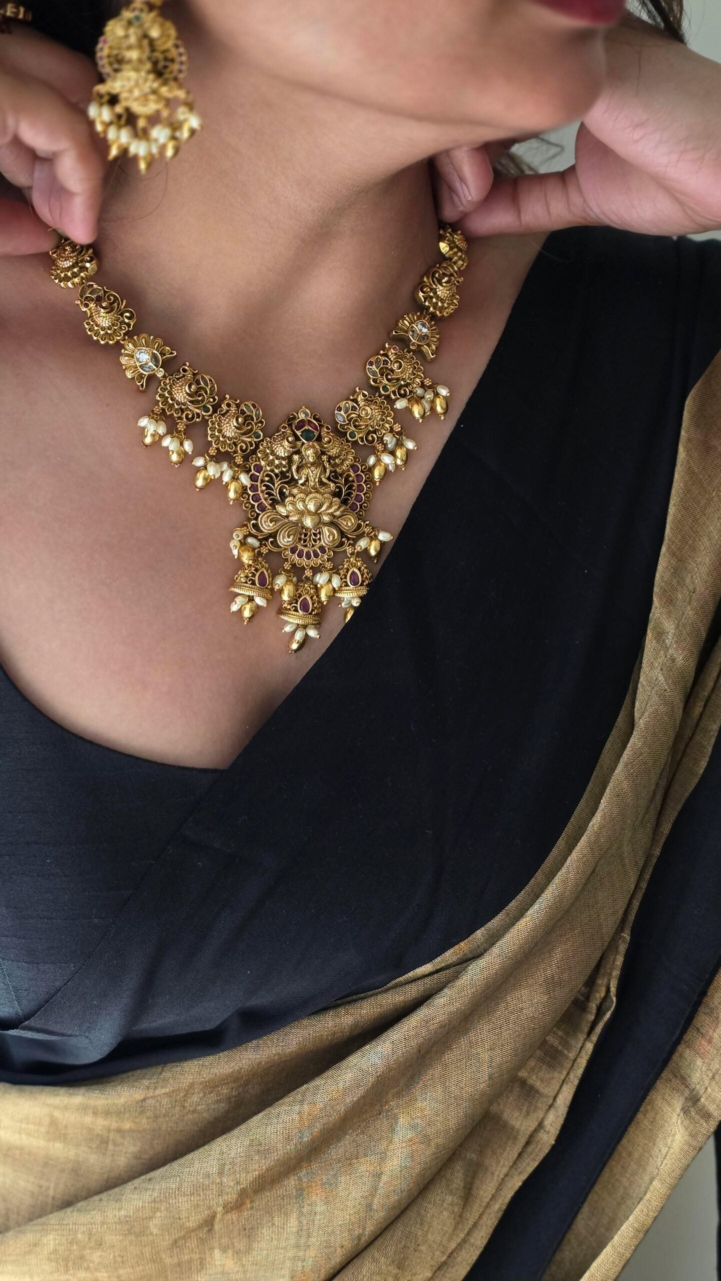 Devina handcrafted necklace
