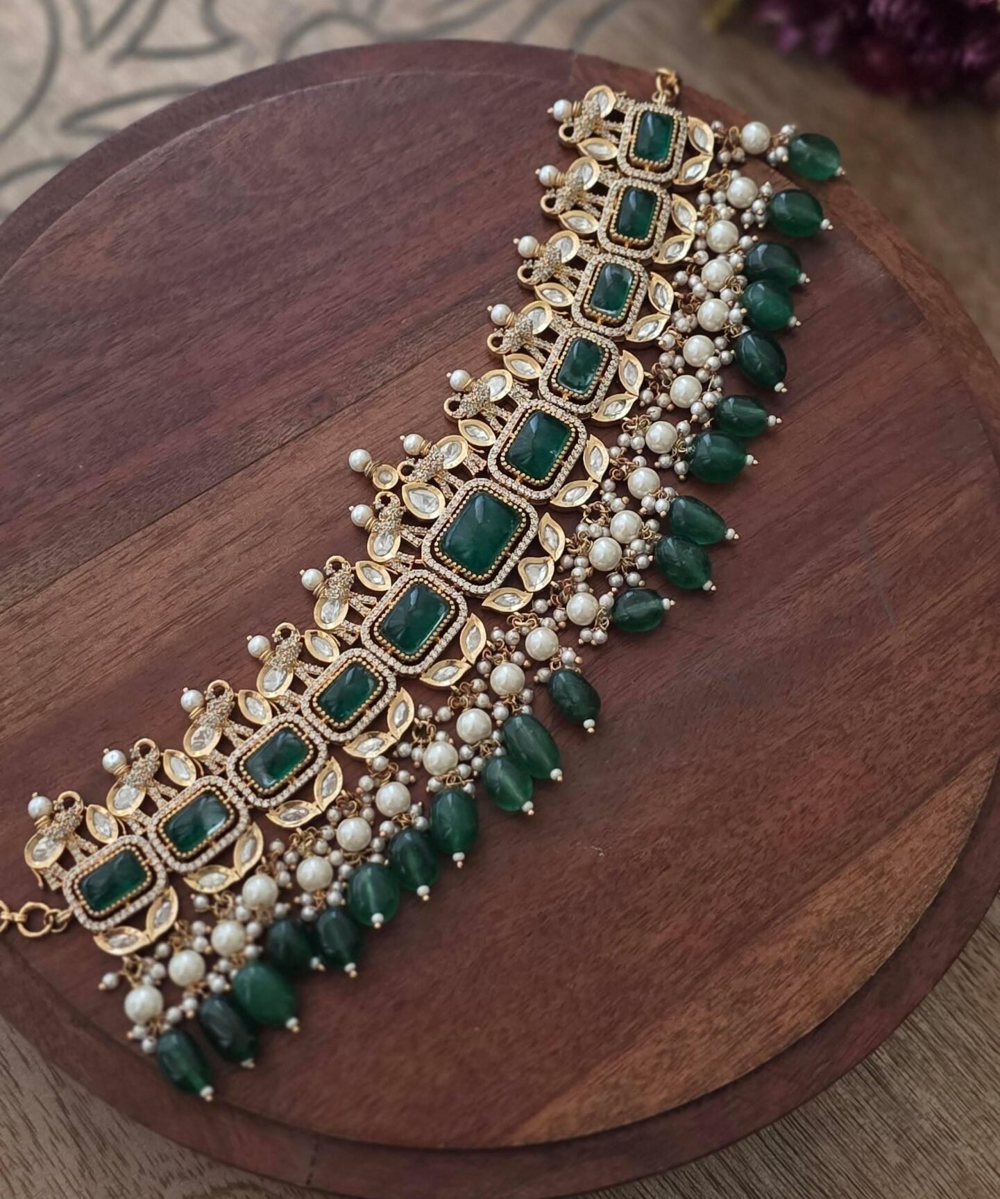 Madhumita zari choker