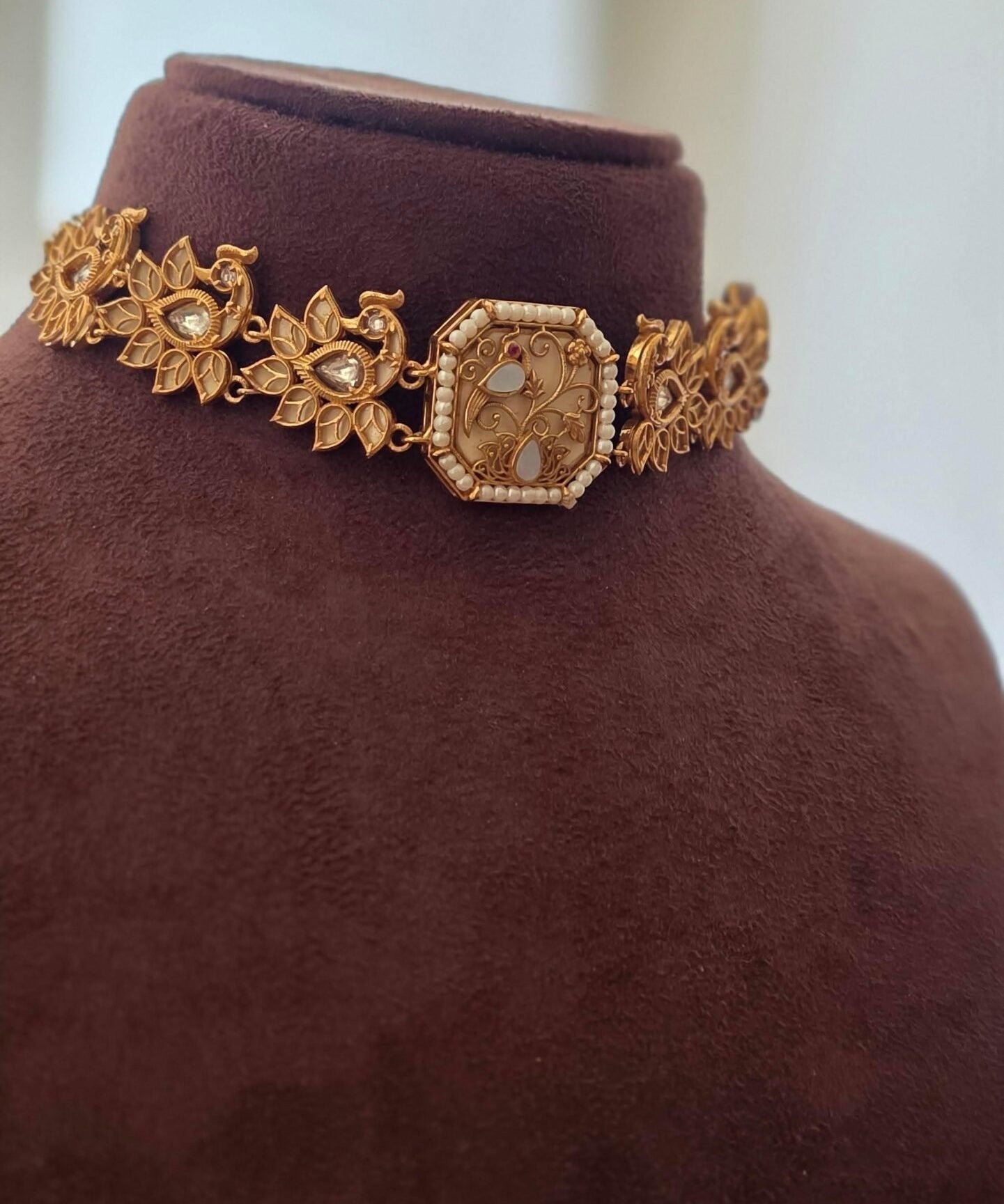 Moor handcrafted choker