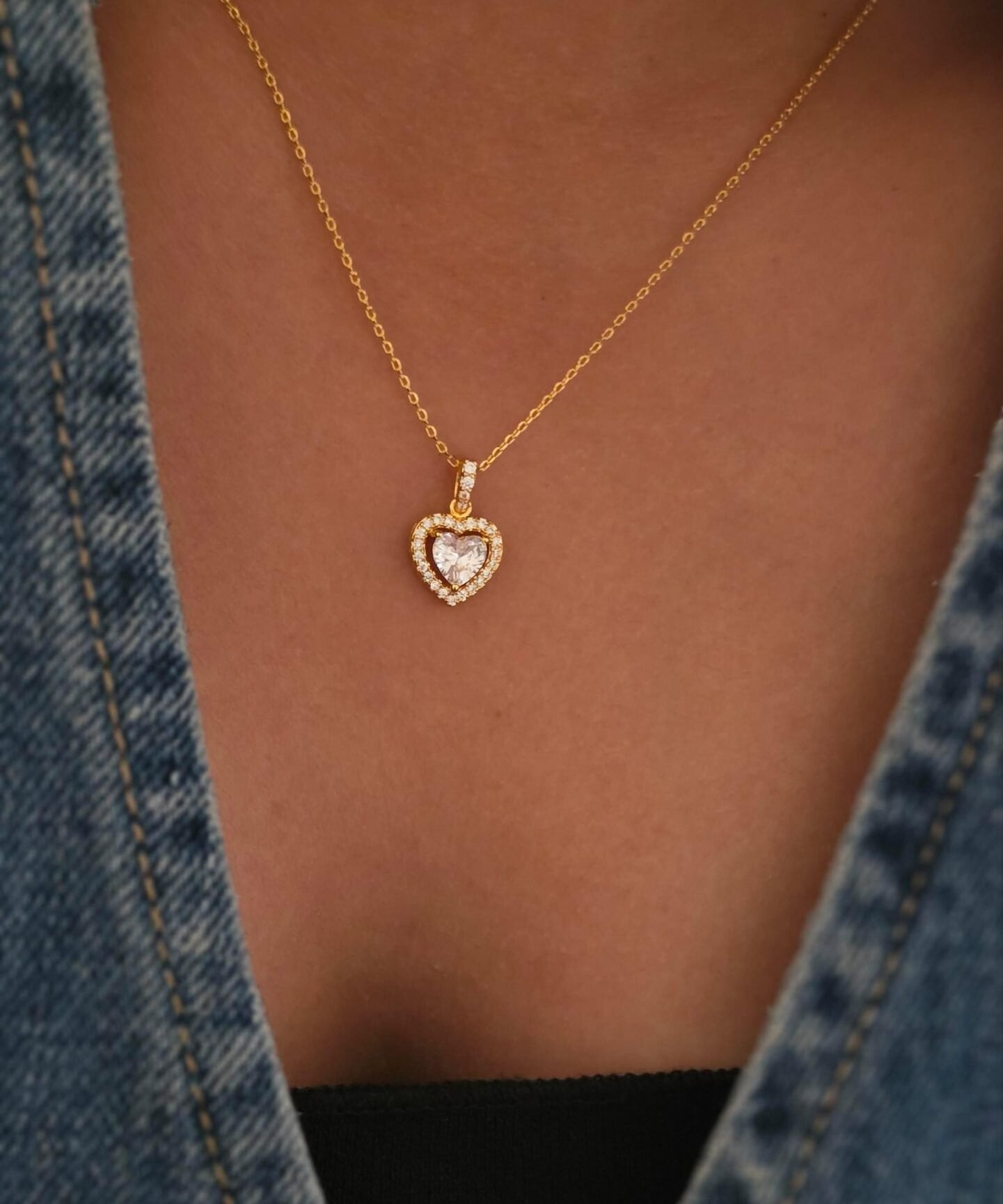 Lyra Solitaire Pendant