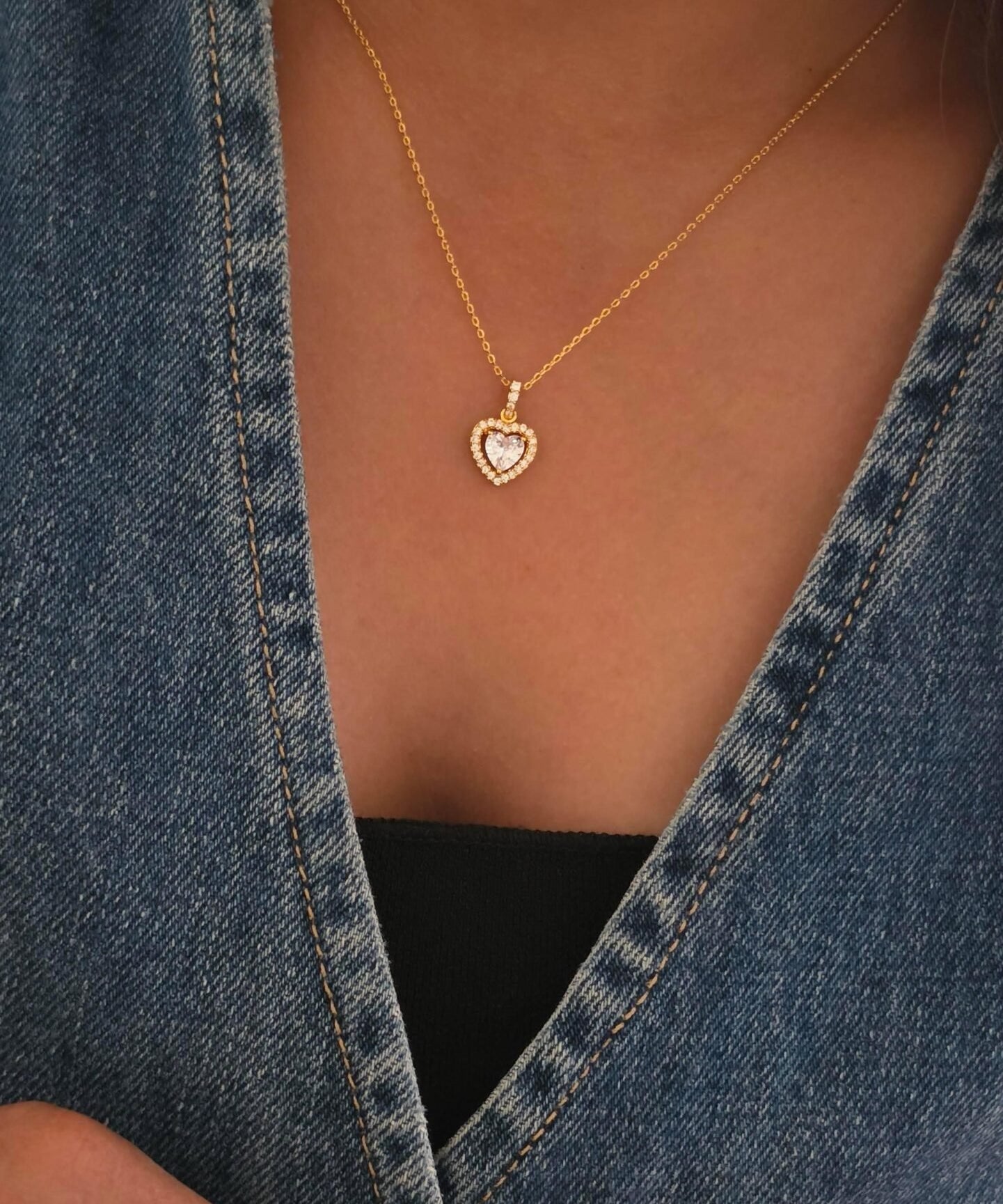 Lyra Solitaire Pendant