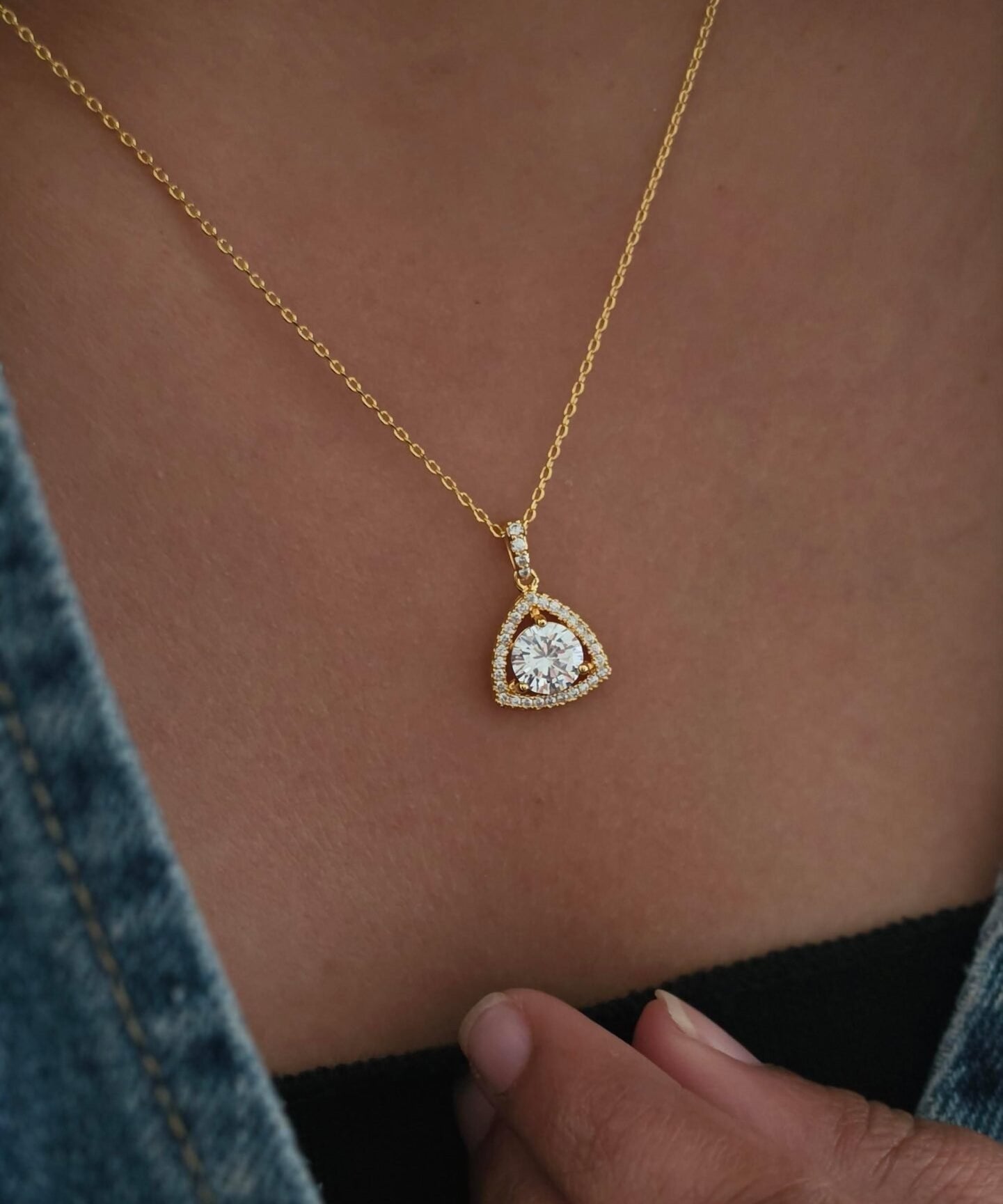 Thea Solitaire Pendant
