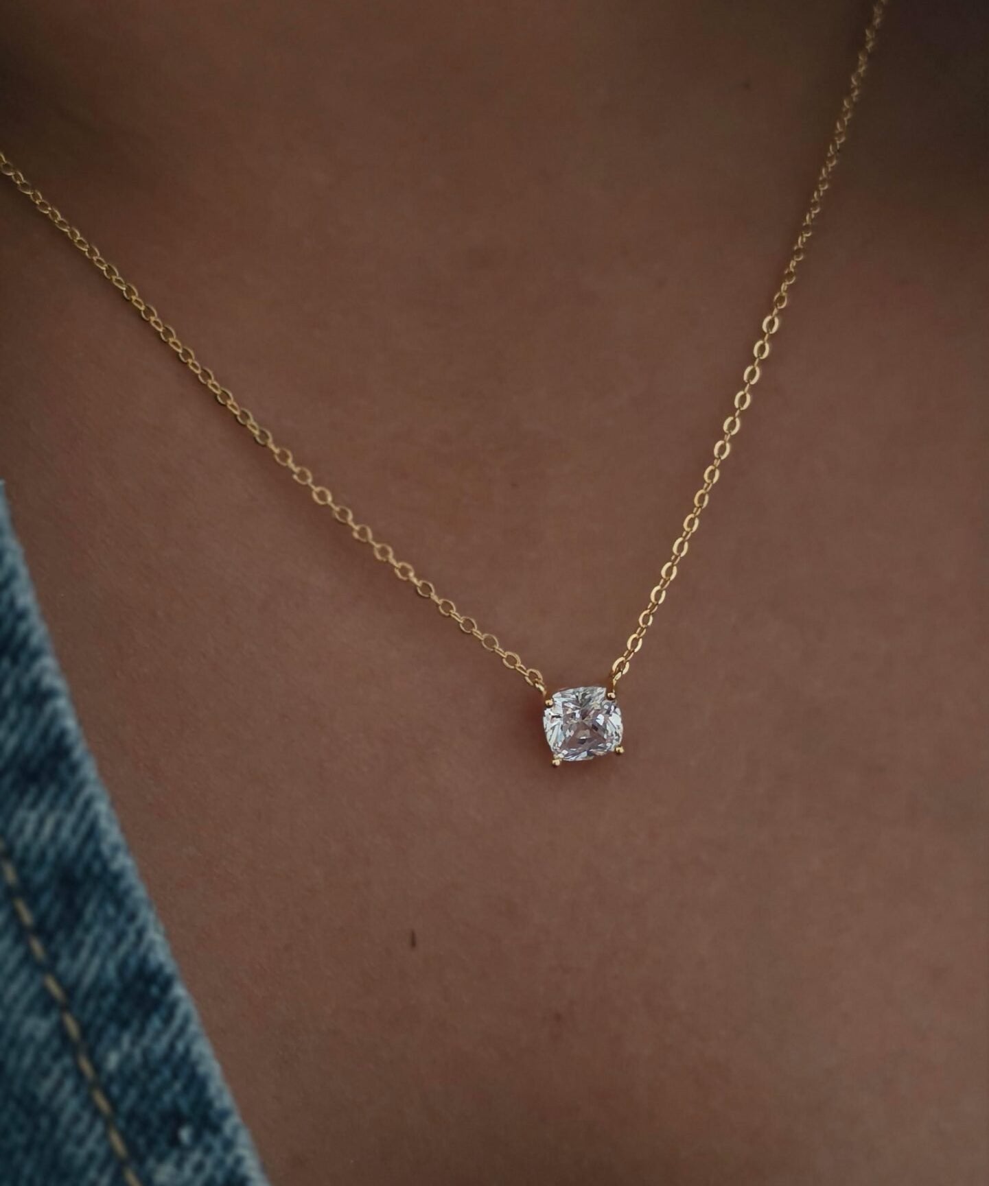 Lila Solitaire Pendant