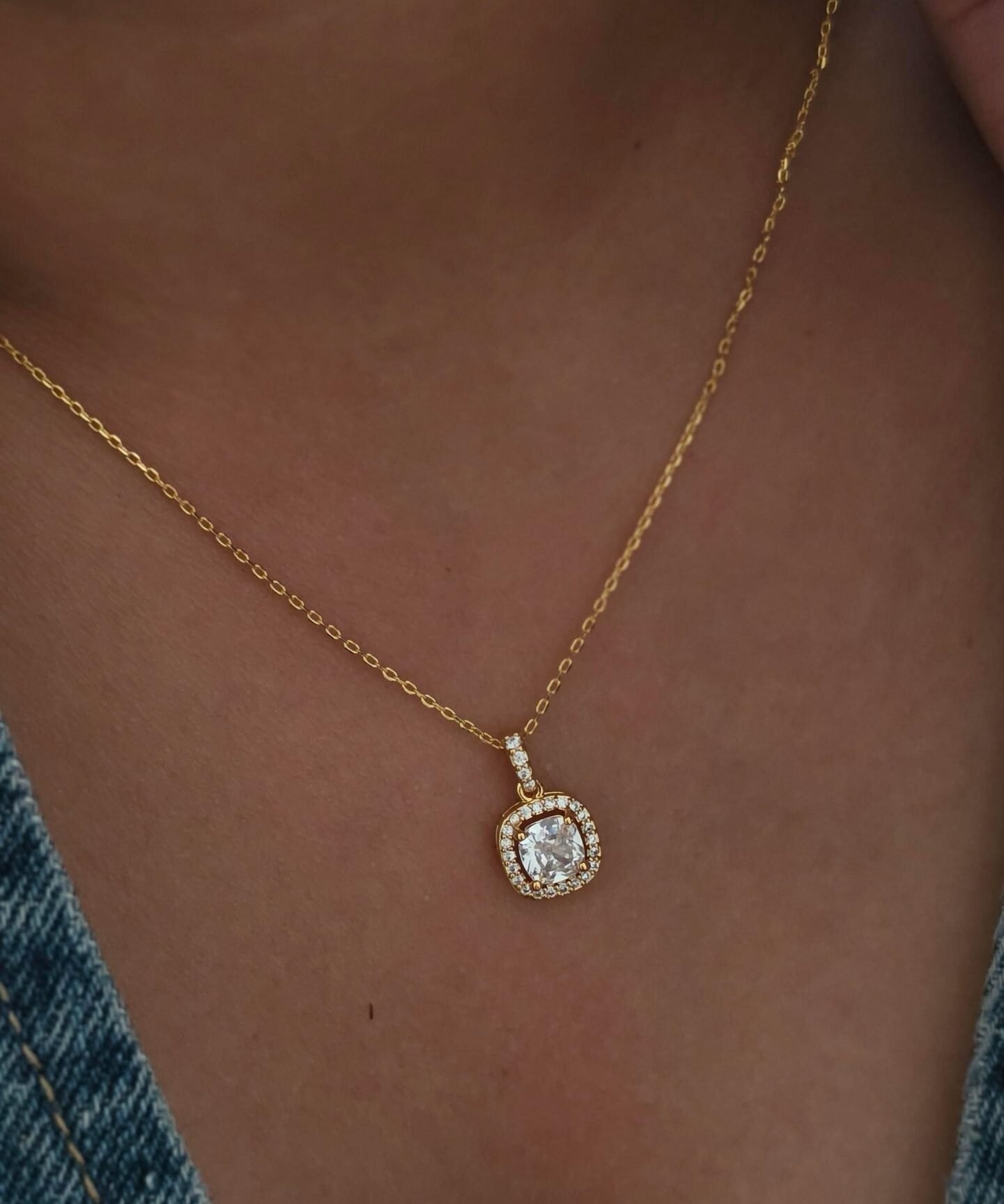Emma Solitaire Pendant