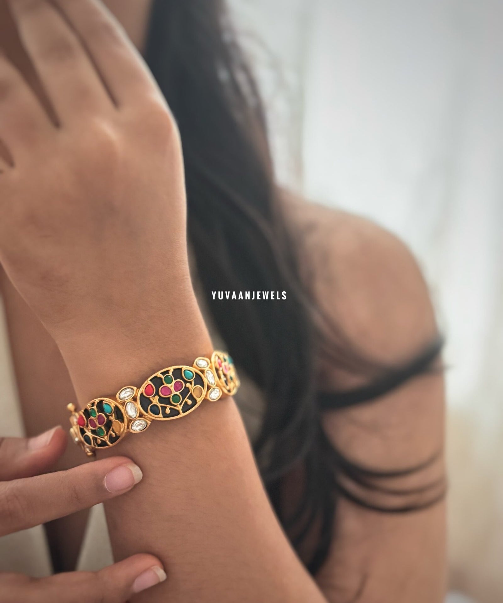 Sagar Quartz openable bangle