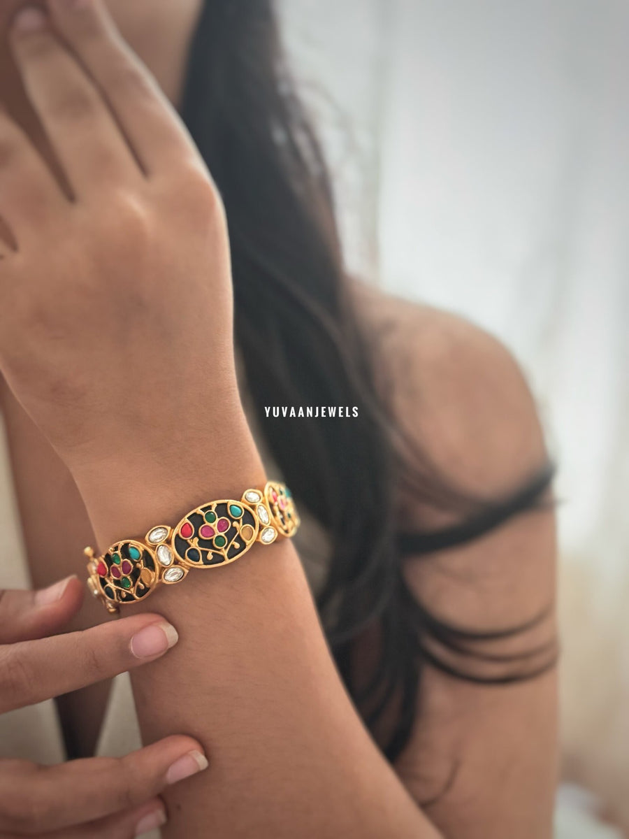 Sagar Quartz Openable Bangle