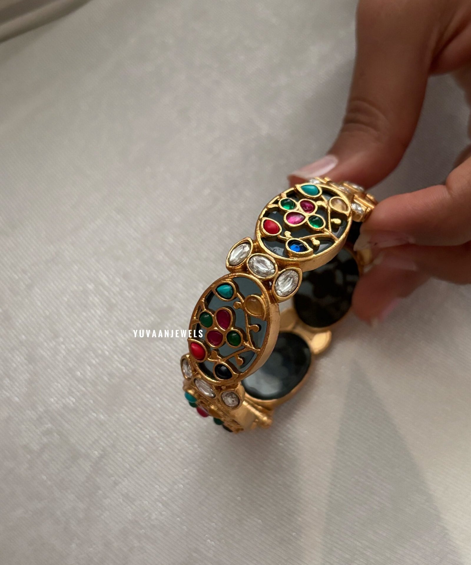 Sagar Quartz openable bangle