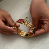 Myra openable bangle