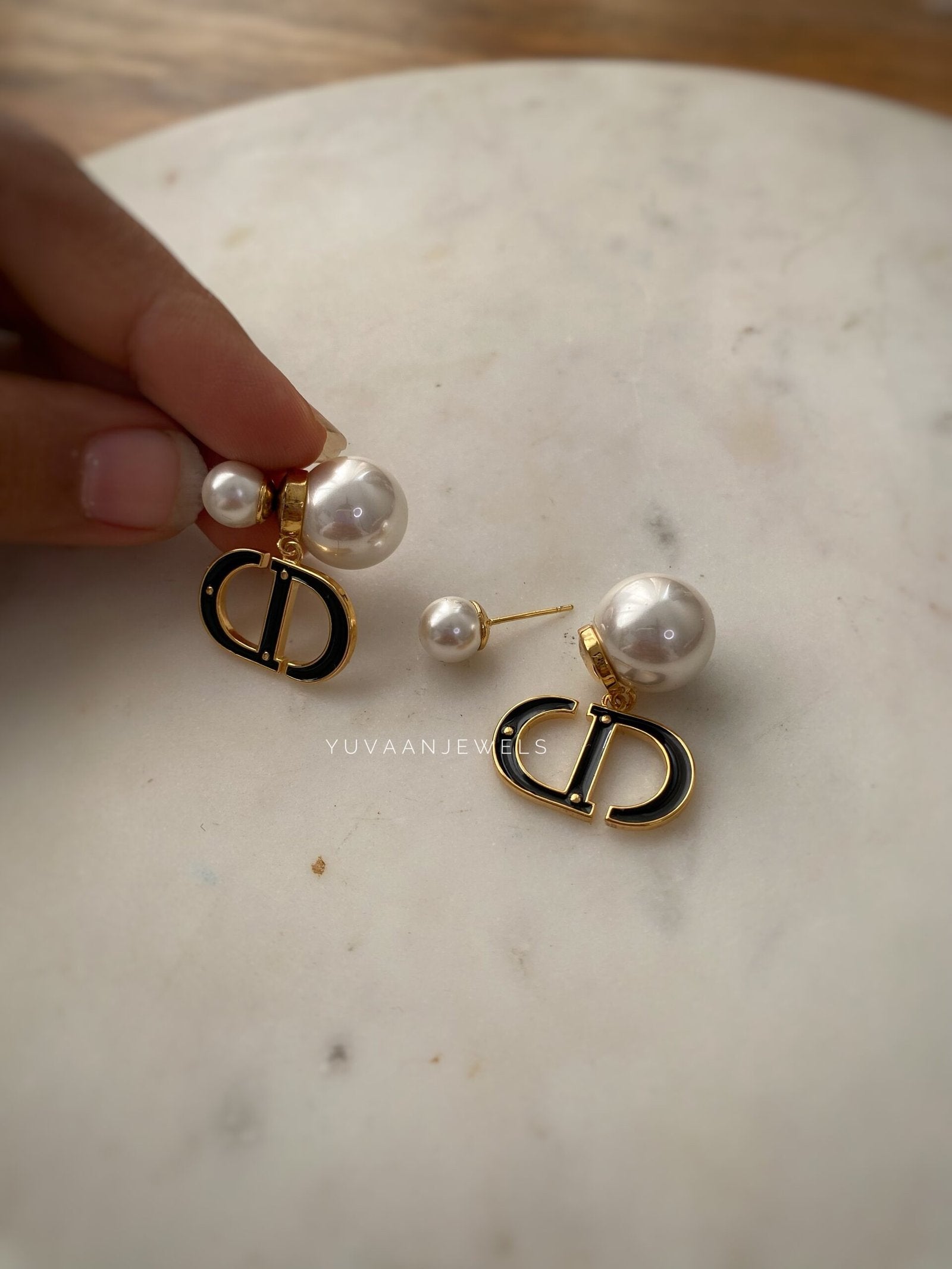 Della Pearl Earings