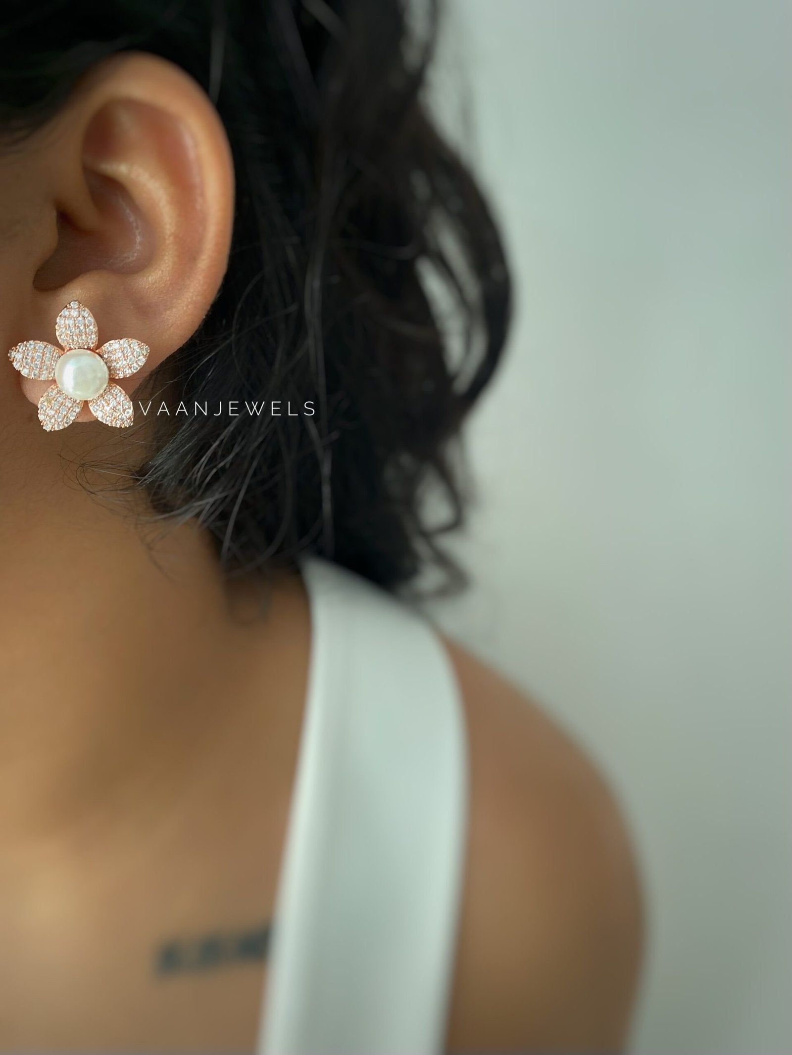 Lily flora studs